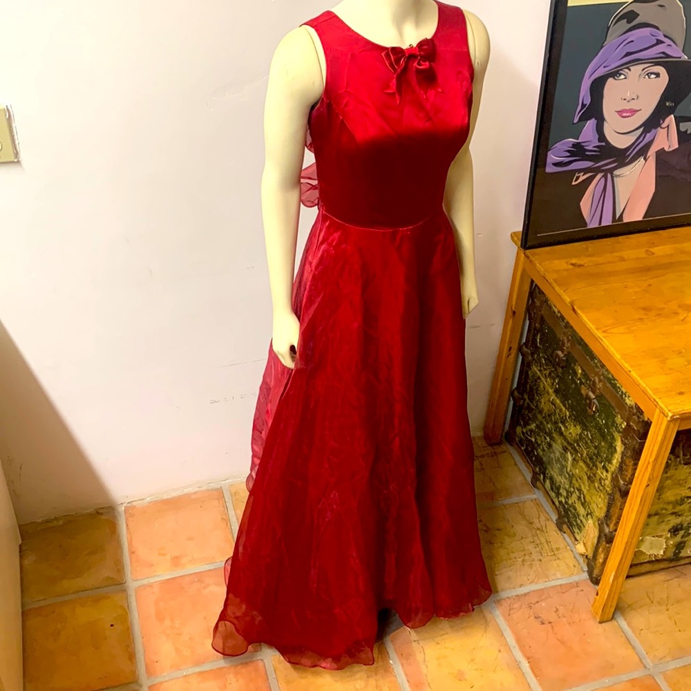Vintage Fashion  1001 Nights Maxi Dress  Size 3/4 Color Dark Red